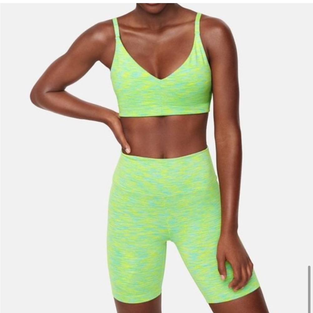 Women’s Small OUTDOOR VOICES FreeForm Bra & 7” Bike Short Set in Aruba